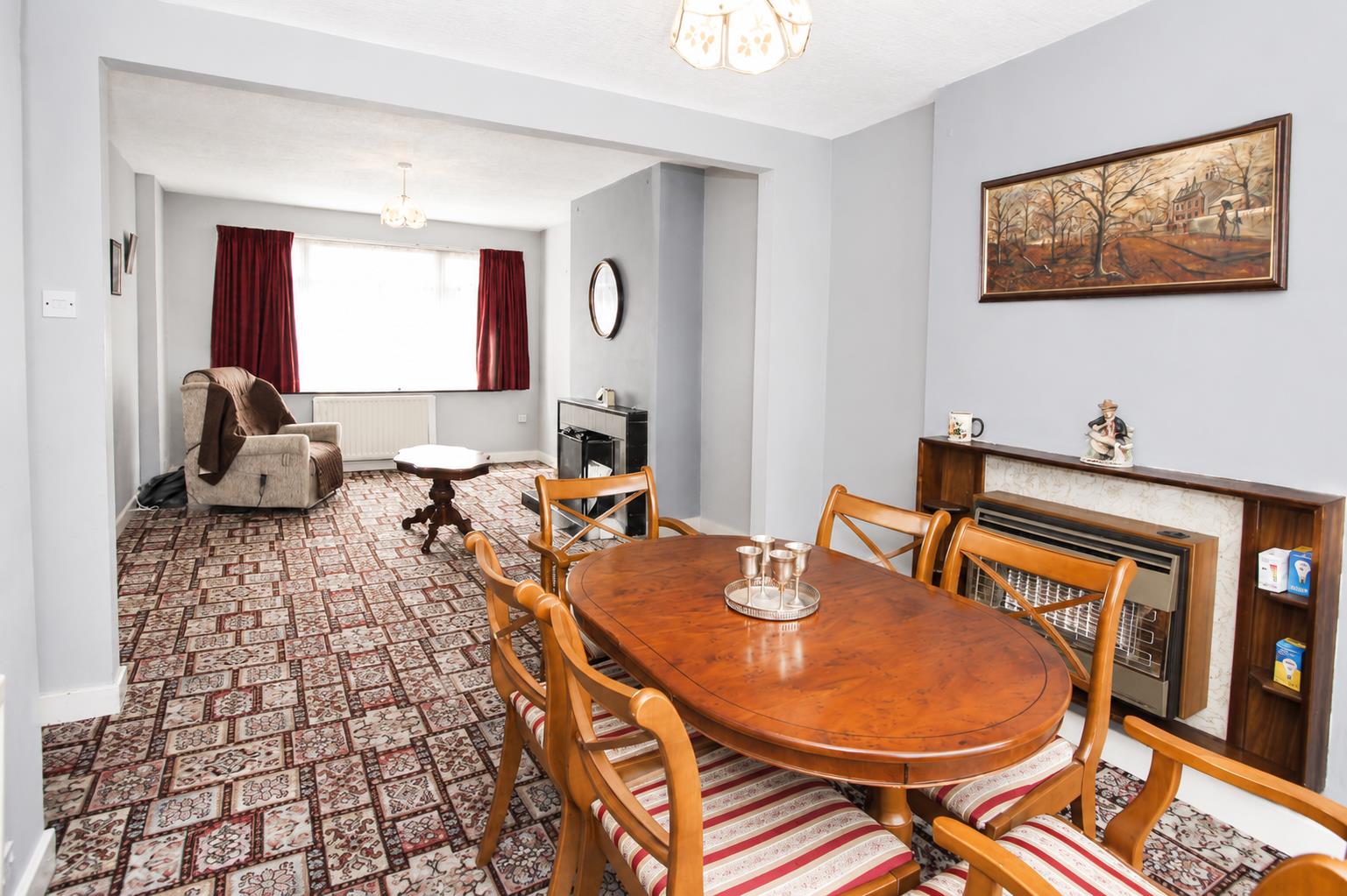 3 bed property in Stanley Square, Carshalton
